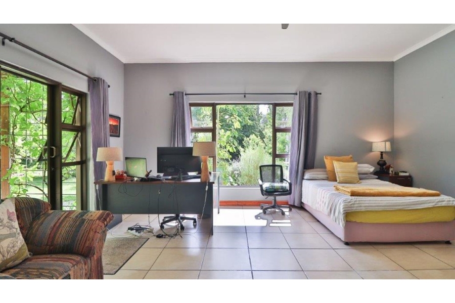 6 Bedroom Property for Sale in Lovemore Park Eastern Cape